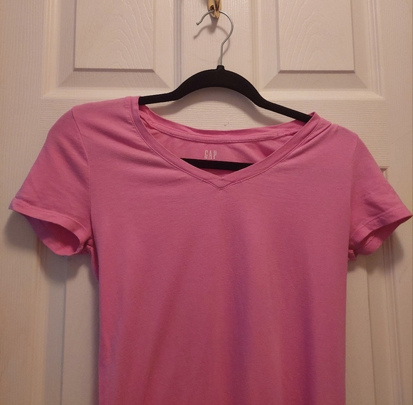 3 for $15! Gap t-shirt - Picture 2 of 4